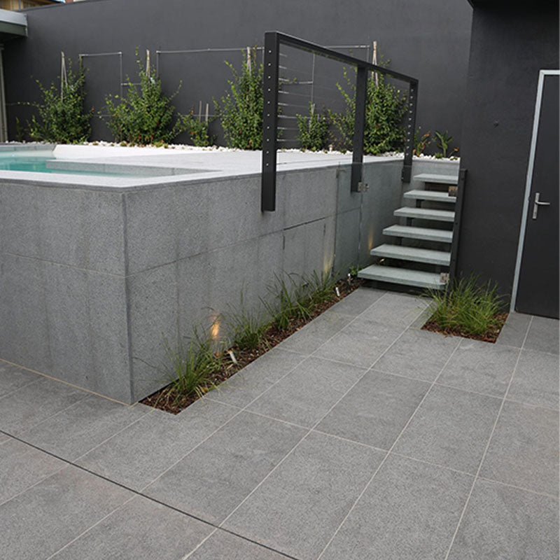 Granite Ash Grey Flamed Dropface 600x400x20/60mm