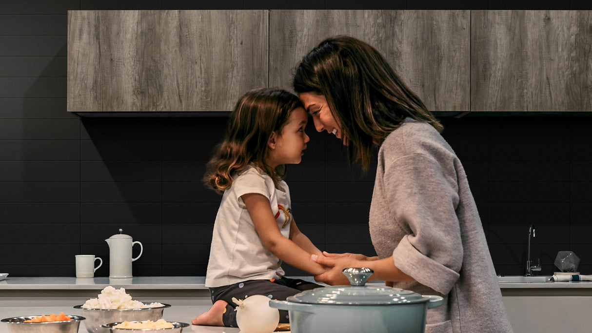 EASY BLACK 75X300 GLOSS