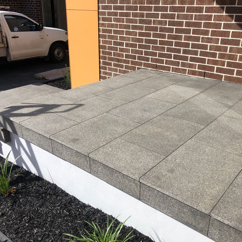 Granite Ken Black Flamed Dropface 600x400x20/60mm