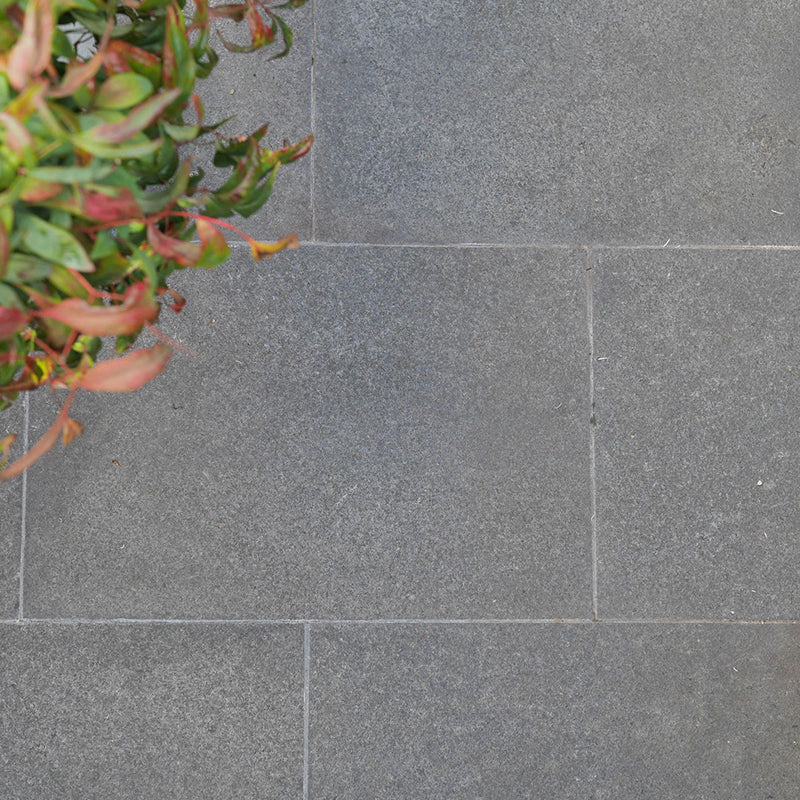 Granite Ken Black Flamed Paving 600x400x20mm