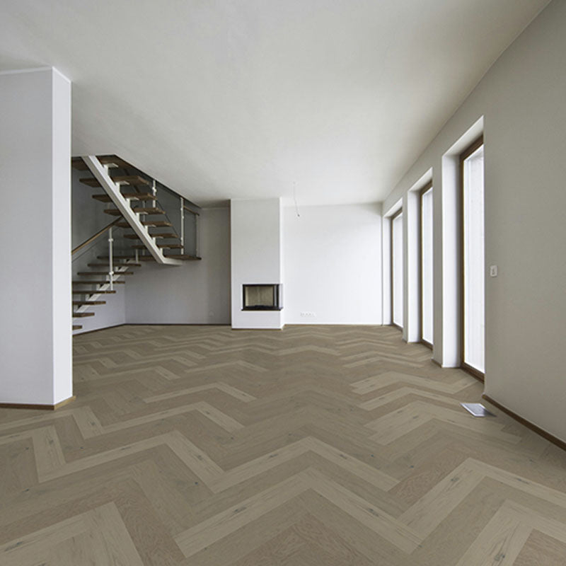 Classic Oak Herringbone Wyan 600x120x14/2mm